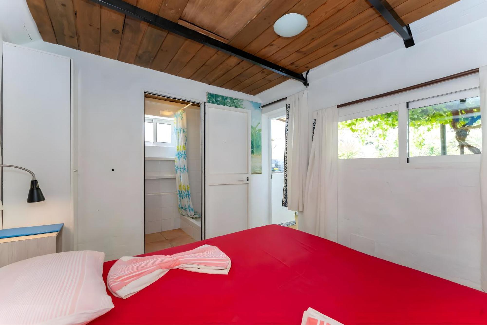 Tiny House 12M2 In Holiday Park With 55 M2 Pool トロクス エクステリア 写真